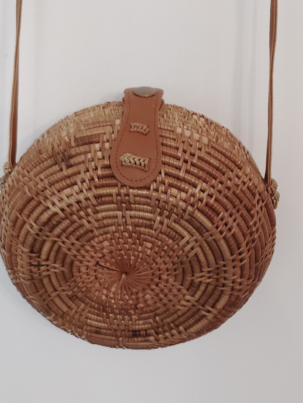 Round Rattan Straw Crossbody Bag in Natural Brown - Picture 4 of 6